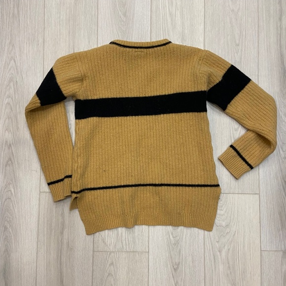 New Warner Bros. STUDIO HARRY POTTER HUFFLEPUFF QUIDDITCH Brown SWEATER XL - Picture 2 of 13